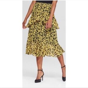 Who What Wear Yellow Floral Tiered Midi Skirt with Black Base